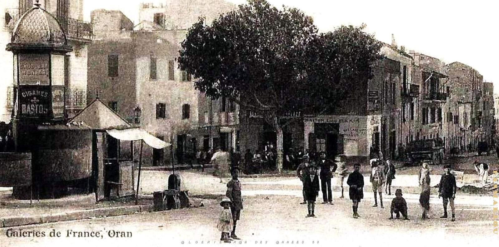 2534- Oran - Place du M.D.L. Ben Daoud et Rue de Vienne2.jpg
